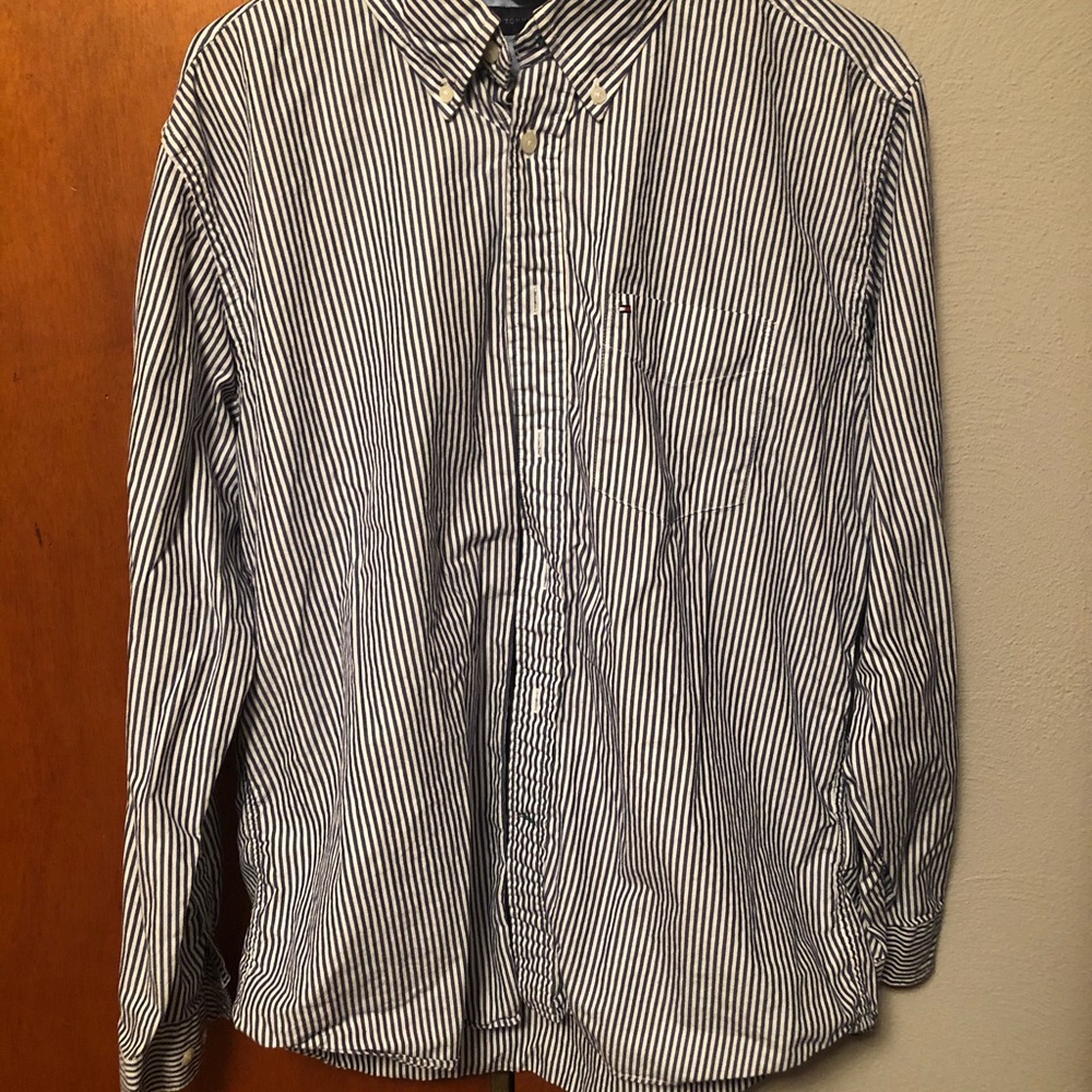 Tommy Hilfiger Casual Button Down. Large Size